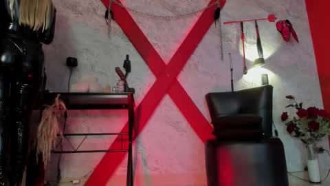 Sara Ferrera online show from February 19, 3:49 pm