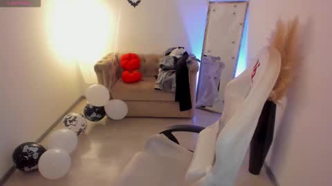 Sarah online show from October 22, 10:51 am