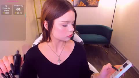 Sarah online show from October 27, 10:59 am