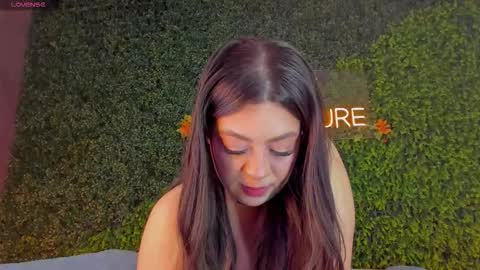 Sarah Bonneth online show from March 18, 11:16 am