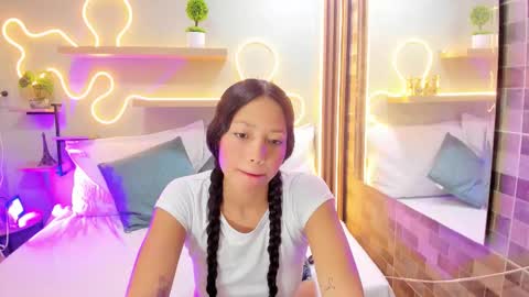 Sara online show from December 14, 1:01 am