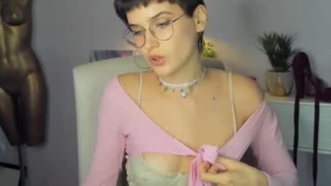 Sarah online show from September 28, 1:31 pm
