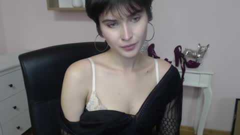 Sarah online show from June 11, 4:38 pm
