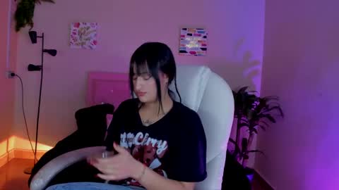 Snapshot of sarah_ramirez777 chatting on March 6, 6:26 pm Sarah Ramirez online show from March 6, 6:26 pm