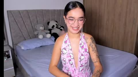 Sarah online show from May 17, 9:46 pm