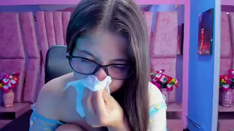 Snapshot of sarah_sweett_ chatting on December 11, 8:07 pm Sarah online show from December 11, 8:07 pm