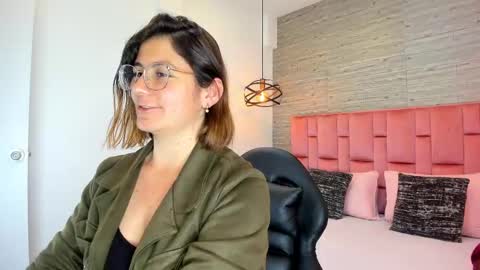 Sarah Deyvis online show from September 9, 2:39 pm