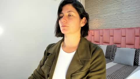 Sarah Deyvis online show from March 4, 2:10 pm