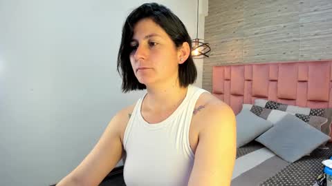 Sarah Deyvis online show from March 8, 5:43 pm