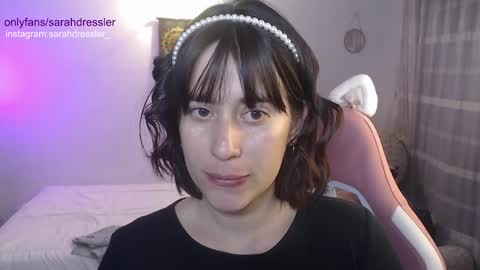 sarahdressler online show from February 8, 1:43 am