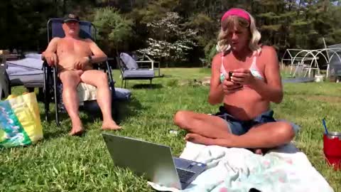 CdSissySarah online show from April 8, 7:50 pm