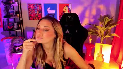 Divine Sarah NONUDE model online show from December 22, 12:34 pm