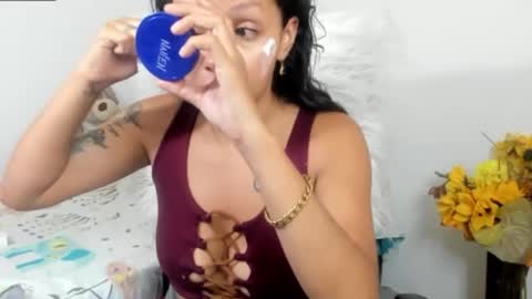 Sarah online show from March 1, 2:10 pm