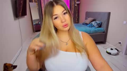 Sarah online show from December 23, 3:02 am