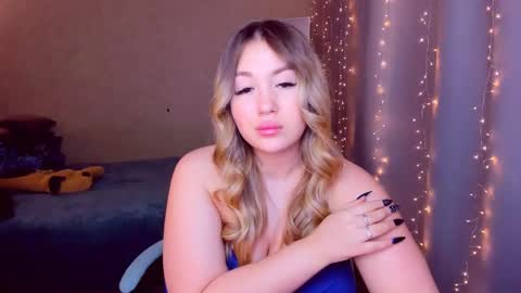 Sarah online show from March 4, 7:32 pm