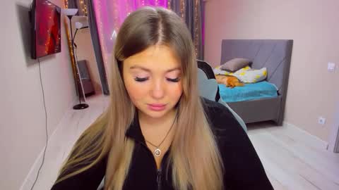 Sarah online show from December 2, 5:11 pm