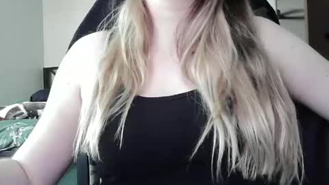 Sarah online show from March 19, 10:47 pm