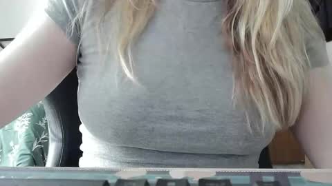 Sarah online show from March 23, 8:03 pm