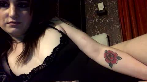 sarahsweetie17 online show from October 18, 4:16 am