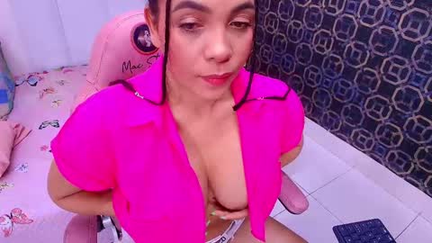 Sara  online show from February 27, 12:01 pm