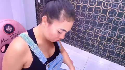 Sara  online show from February 24, 11:54 am