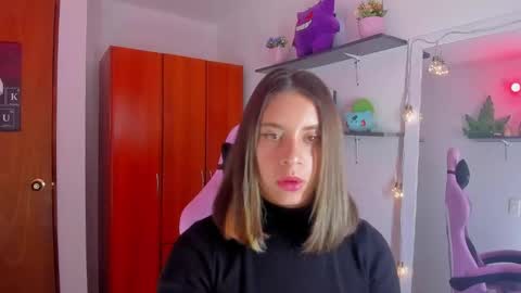 sara  online show from February 4, 1:56 am