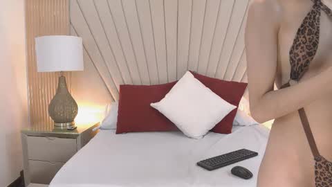 Sara Lugo  online show from February 28, 11:47 am