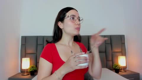 Sara online show from October 1, 3:33 pm