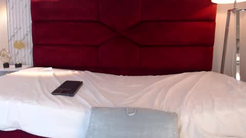 Snapshot of sarasaenz_99 chatting on February 7, 10:41 pm Sara online show from February 7, 10:41 pm