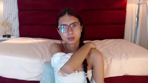 Snapshot of sarasaenz_99 chatting on February 21, 10:59 pm Sara online show from February 21, 10:59 pm