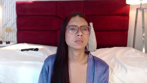 Snapshot of sarasaenz_99 chatting on February 6, 10:53 pm Sara online show from February 6, 10:53 pm