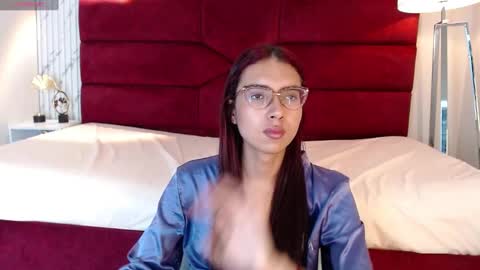 Snapshot of sarasaenz_99 chatting on January 26, 10:35 pm Sara online show from January 26, 10:35 pm