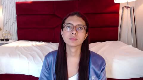 Snapshot of sarasaenz_99 chatting on February 2, 1:45 am Sara online show from February 2, 1:45 am