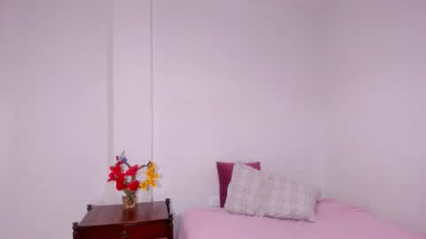 Sara   online show from September 27, 4:16 pm