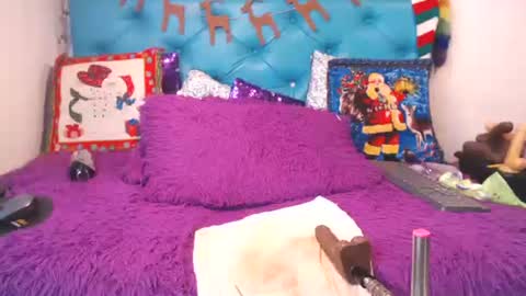 Sara Wills online show from December 21, 5:52 pm