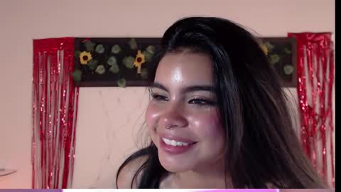 Snapshot of saray__jones chatting on February 14, 5:46 pm saray__jones online show from February 14, 5:46 pm