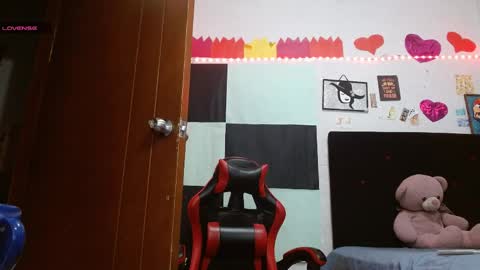 Sara Jimenez online show from May 11, 5:47 am