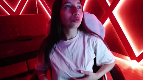 Saray Pink online show from February 2, 12:01 pm