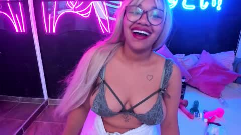saraycooper_ online show from September 23, 5:01 am