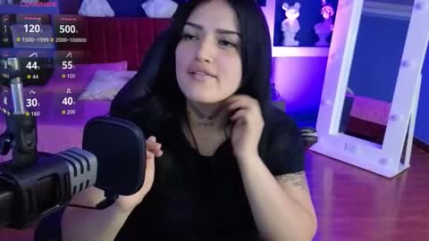 Sari  online show from February 6, 9:17 pm