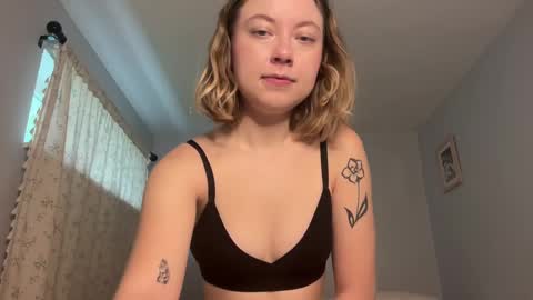 Saria the Nymph online show from December 3, 6:33 pm
