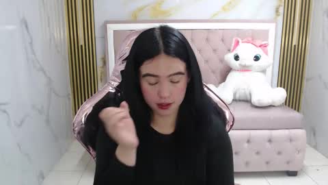 Sara  online show from February 6, 8:44 pm