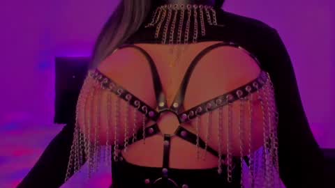   Sasha   online show from February 6, 2:44 am