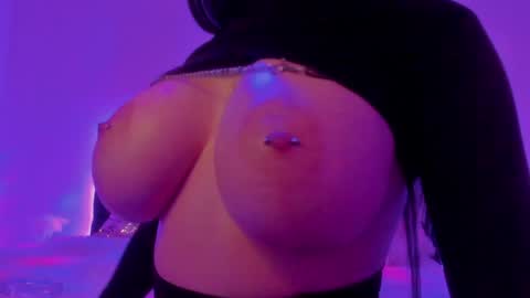   Sasha   online show from January 9, 8:55 pm