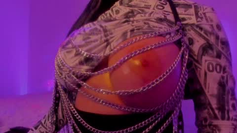   Sasha   online show from December 17, 10:12 am