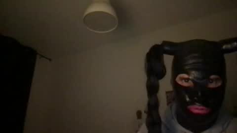 sashahighheelsboy online show from February 4, 3:10 am