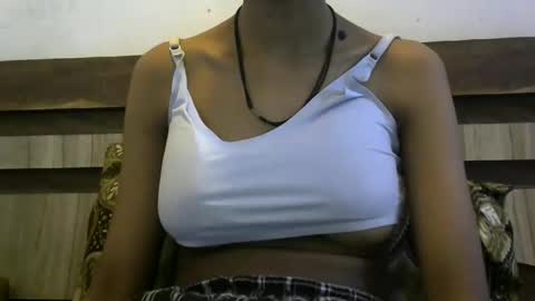 Snapshot of sashayess chatting on February 27, 3:51 am SASHAYESS online show from February 27, 3:51 am