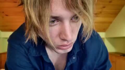 Sasha --  online show from August 6, 8:23 am