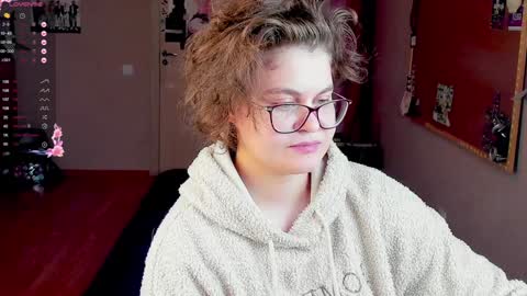 Snapshot of sashy_way chatting on December 15, 5:42 pm .Alexandra online show from December 15, 5:42 pm