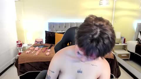 saskia_vellour online show from November 28, 9:44 pm